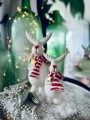 Figurka Renifer siedzący Christmas White Szalik - 17 cm 